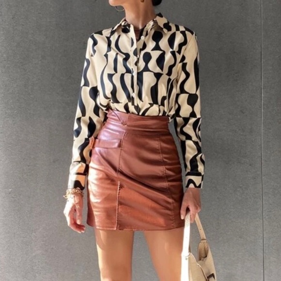 All over print button down blouse- S (NWOT) - Picture 4 of 6